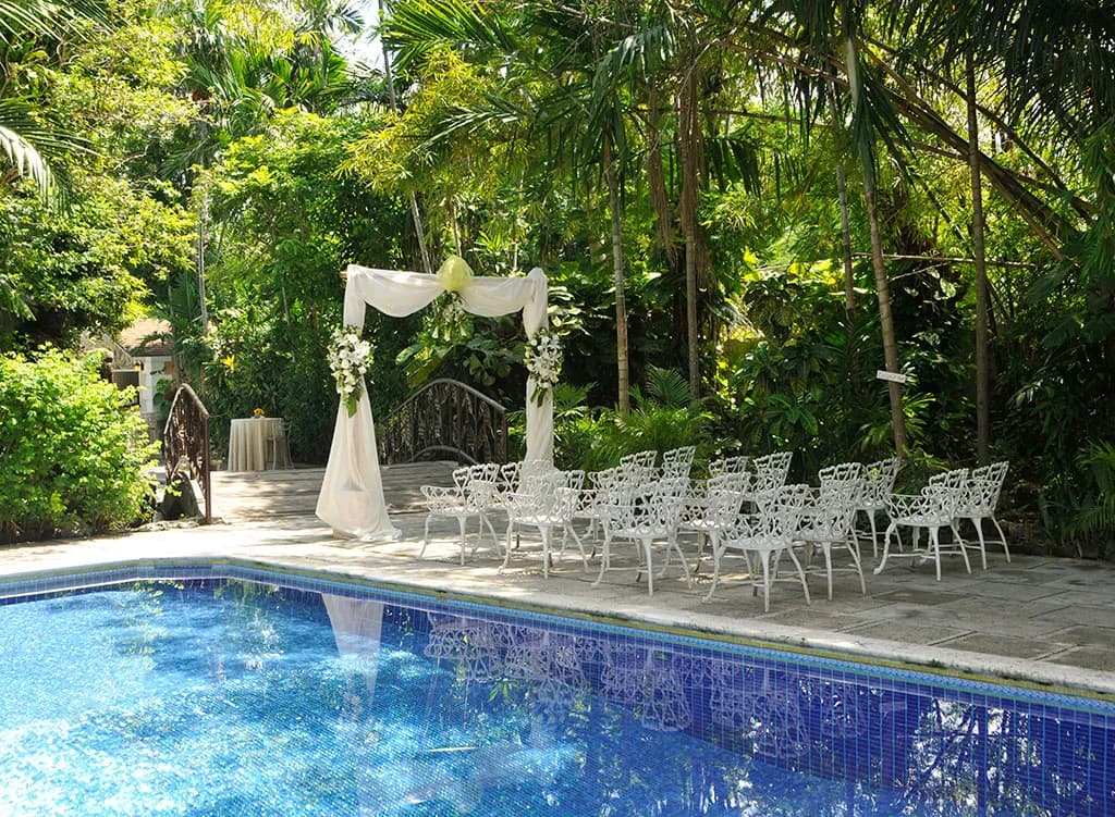Graycliff Hotel pool