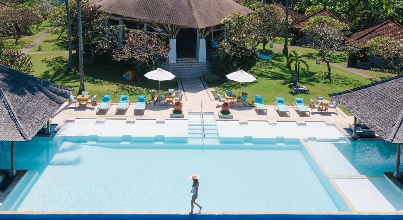 Lotus Bungalows pool