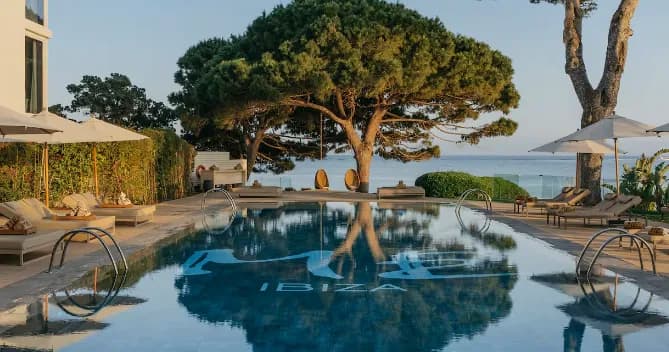 ME Ibiza pool