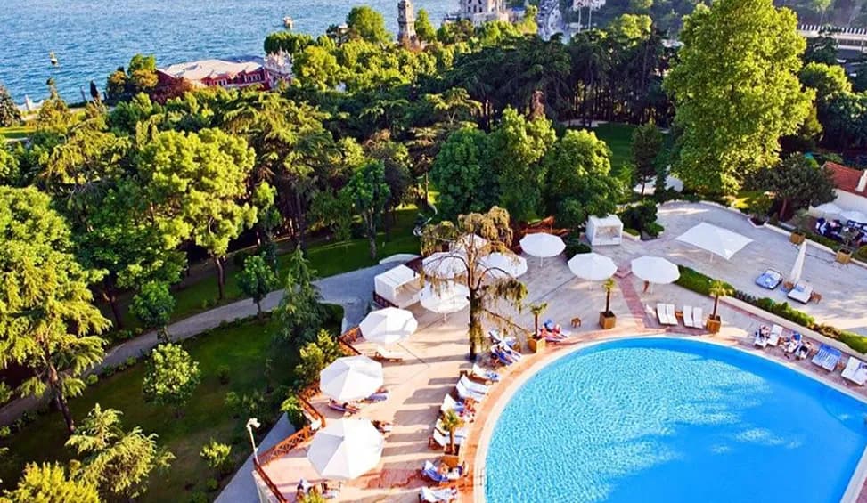 Swissôtel The Bosphorus pool