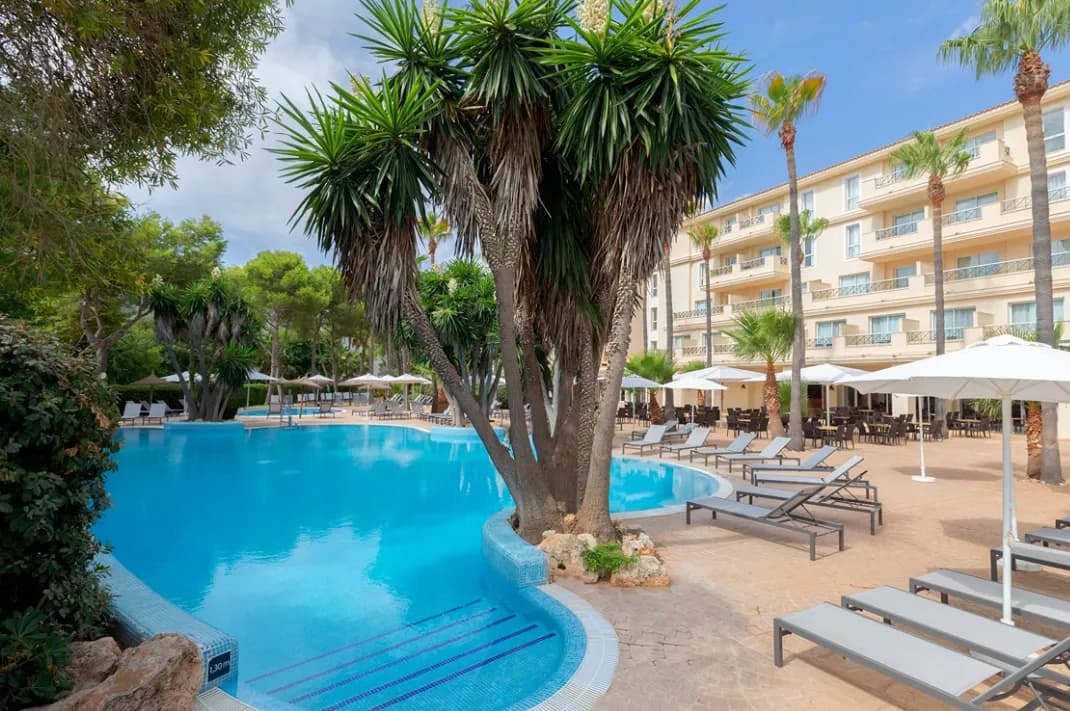 HM Mar Blau Mallorca pool