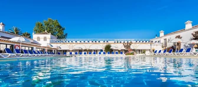 Globales Cortijo Blanco pool