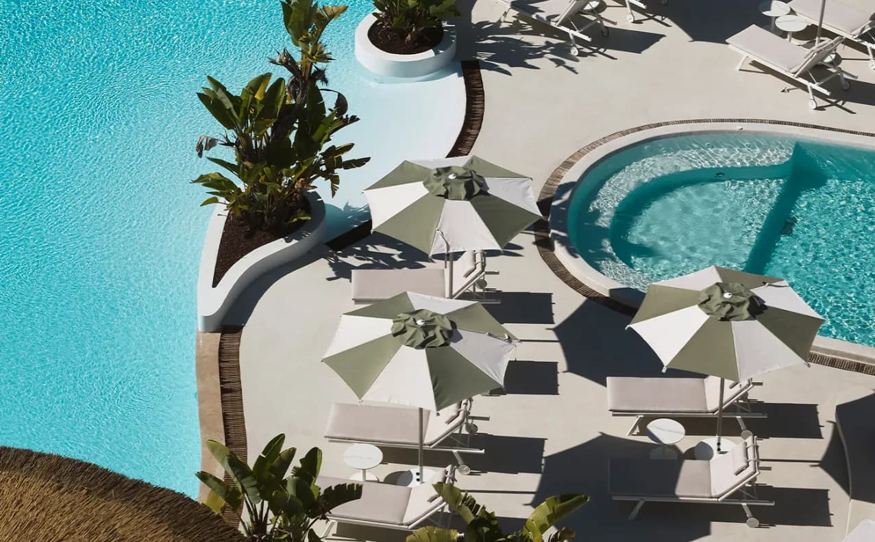 Yacht Classic Hotel pool