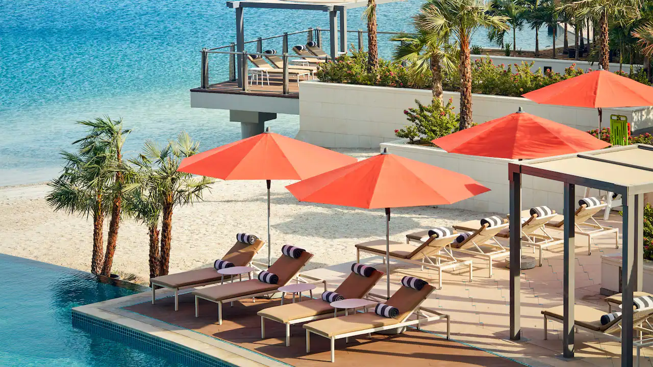 Grand Hyatt Abu Dhabi infinity pool