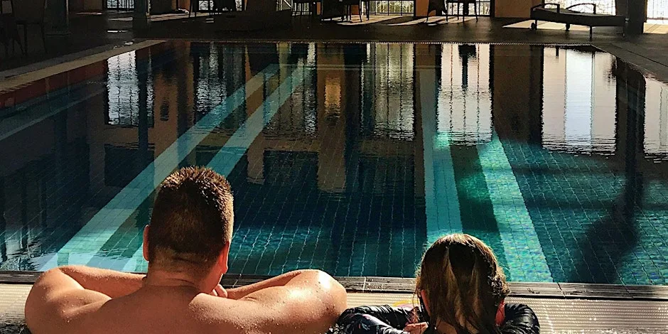 Stamford Grand Adelaide pool