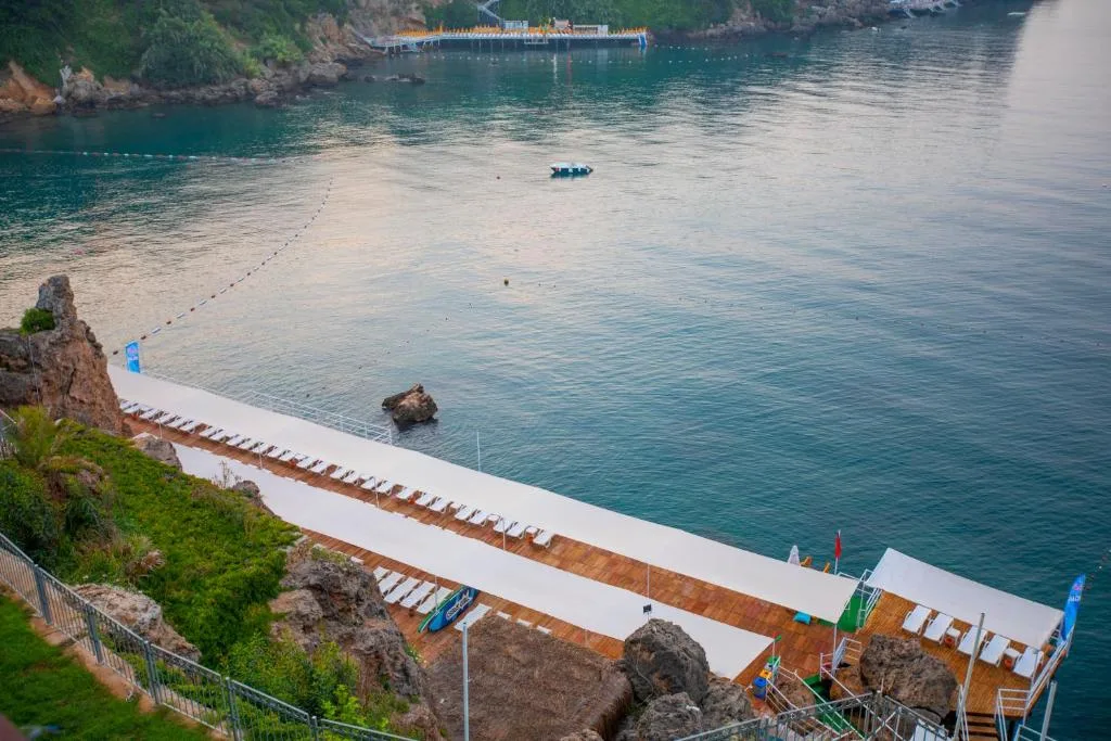 Club Hotel Falcon pool Antalya