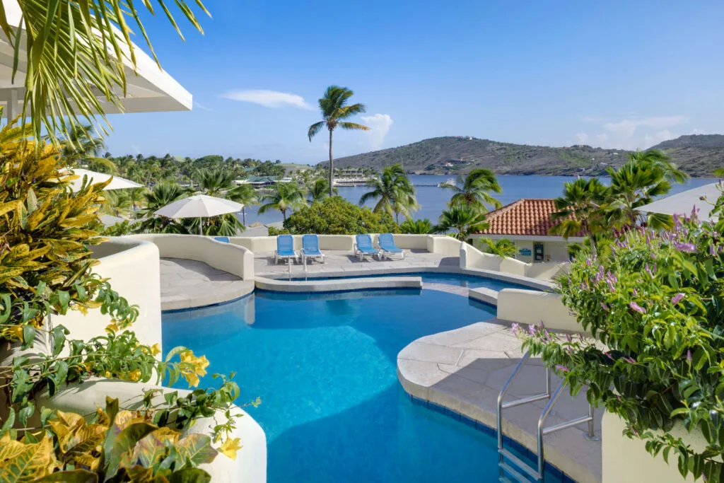 St. James's Club & Villas pool