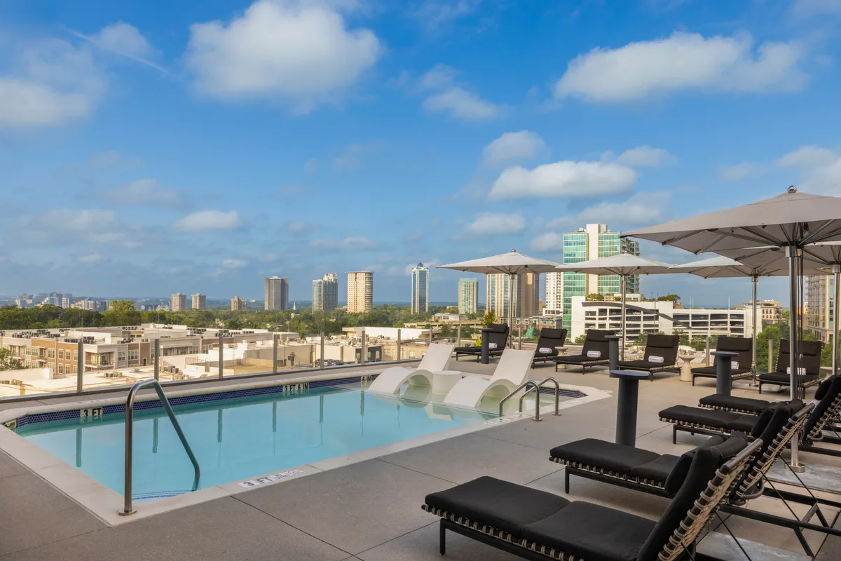 The Tess, Autograph Collection pool