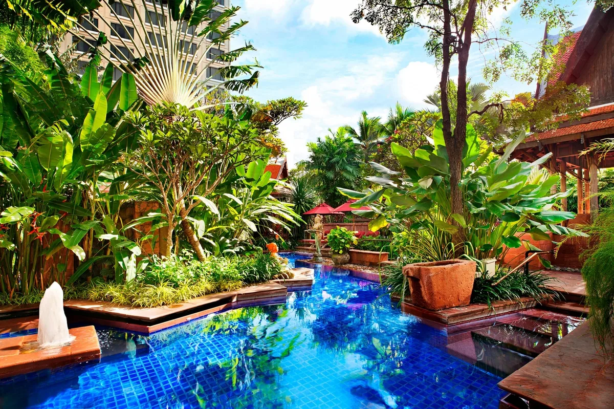 Sheraton Grande Sukhumvit pool