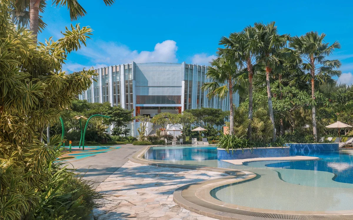 HARRIS Resort Barelang Batam pool