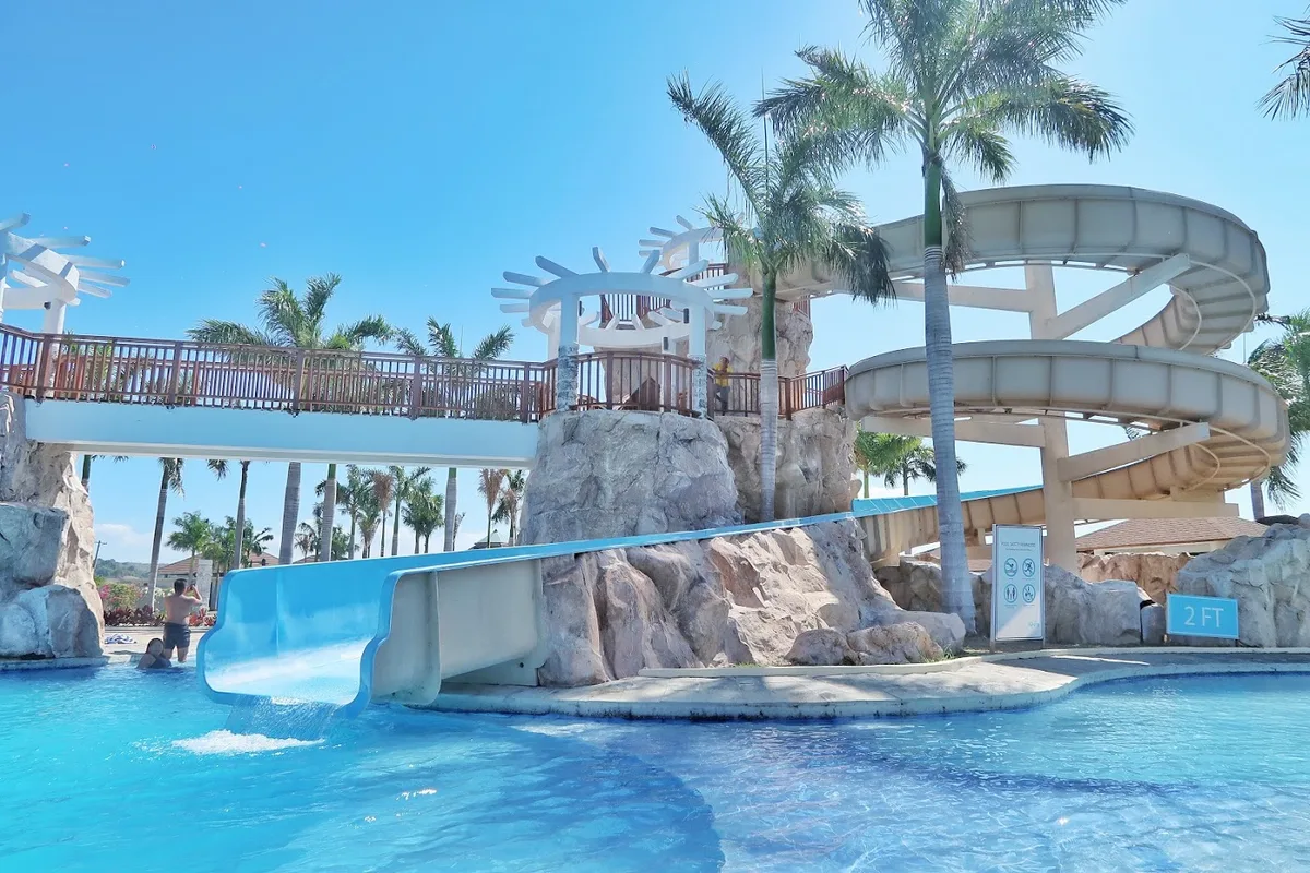 Aquaria Water Park pool