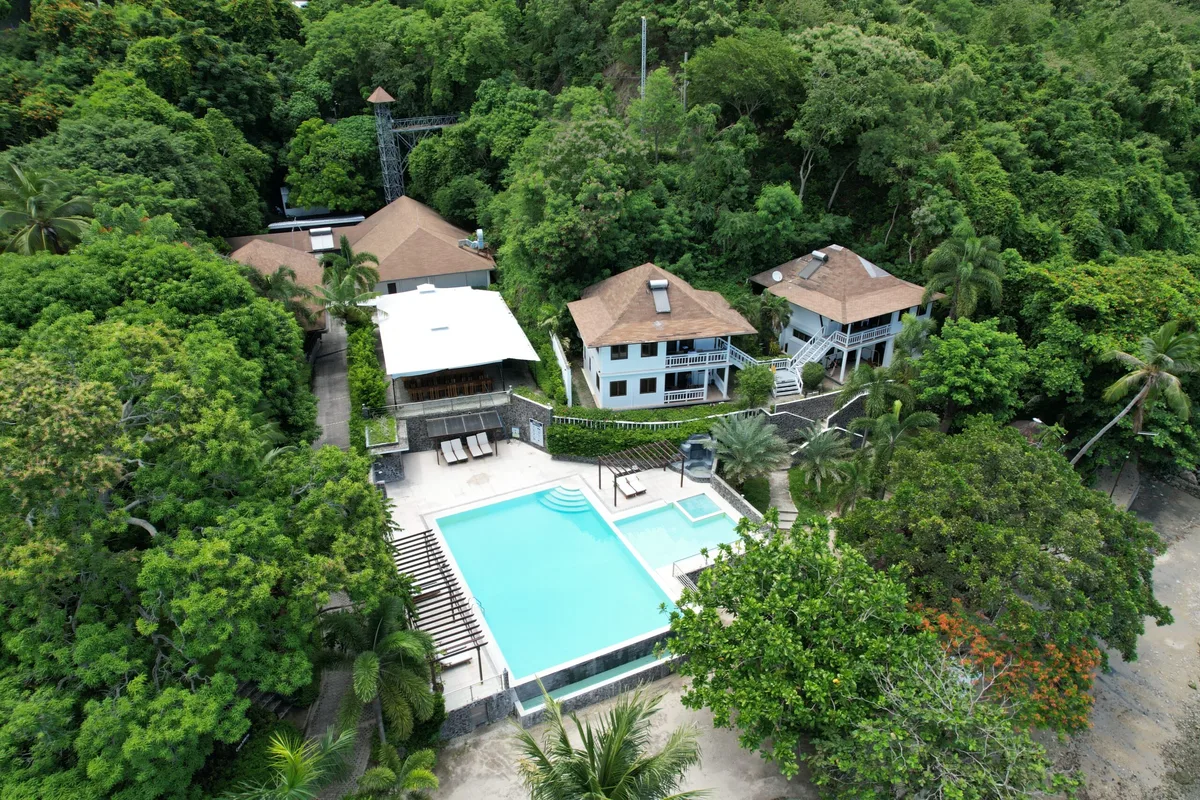 Palm Beach Resort pool