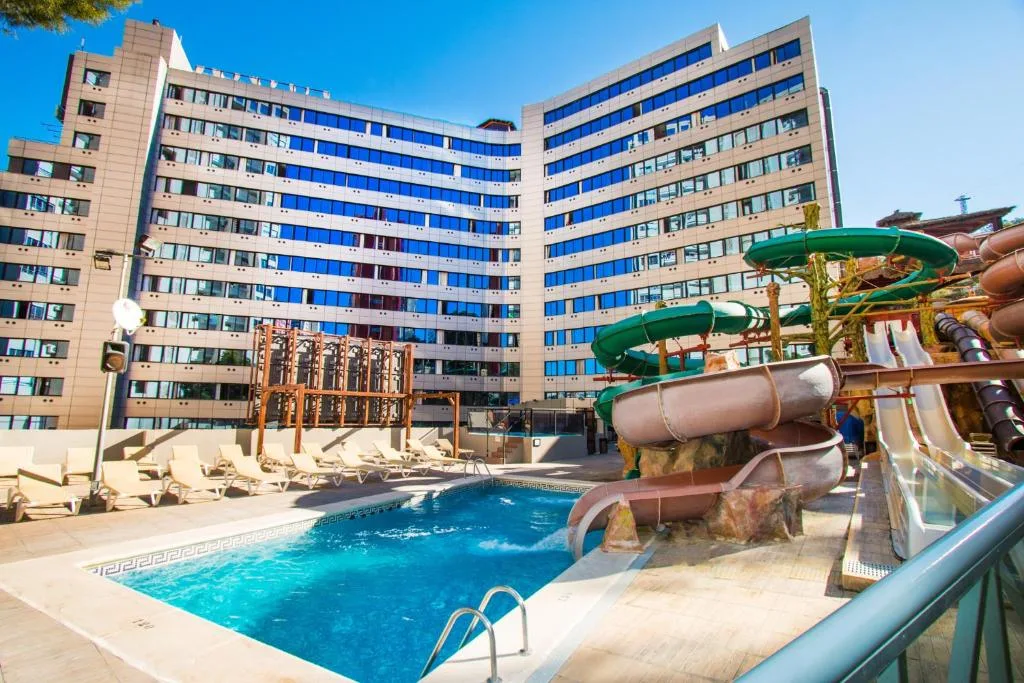 Magic Rock Gardens Hotel pool