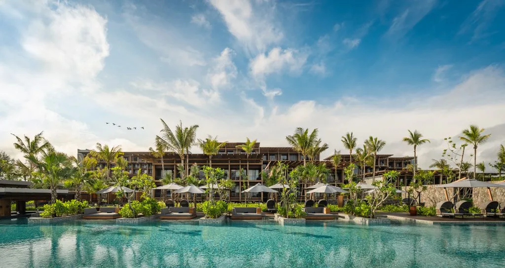 Hotel Indigo Lagoi Bay Bintan pool