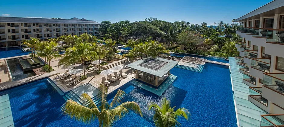 Henann Resort Alona Beach pool
