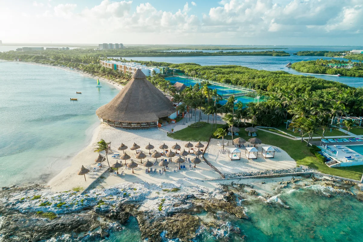 Pool day passes in Cancun