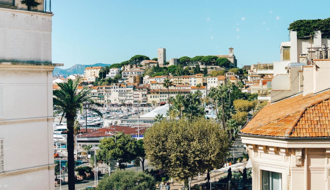 Five Seas Hotel Cannes rooftop infinity pool over the Croisette