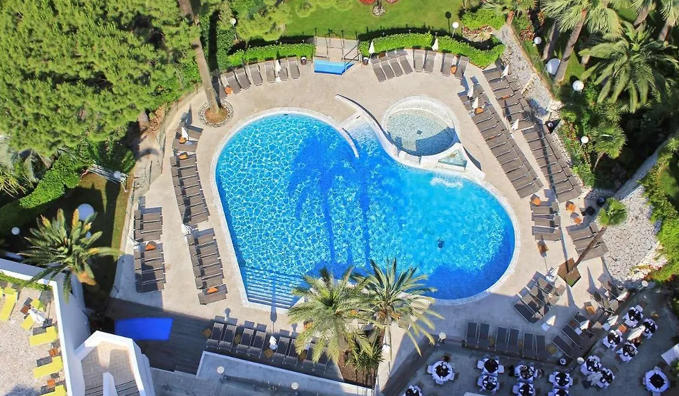 Hotel pool day pass in Cannes