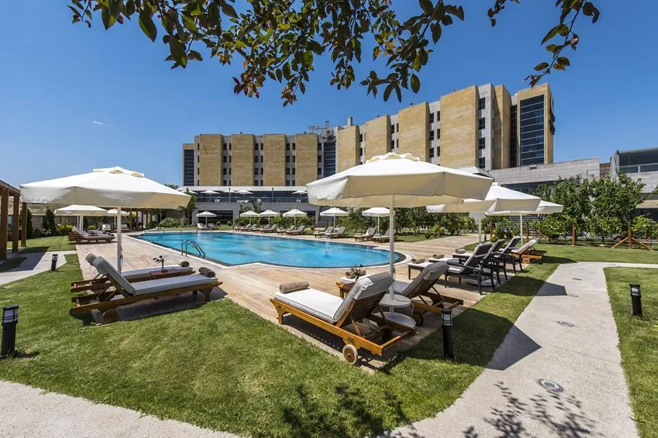 DoubleTree by Hilton Avanos Cappadocia pool