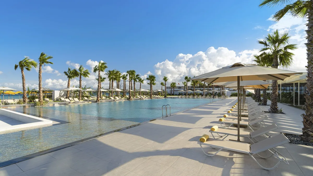 Hotel pool day pass in Cesme
