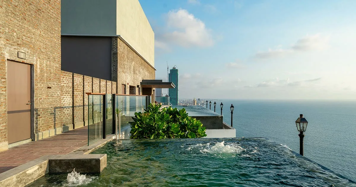 Granbell Hotel Colombo infinity pool