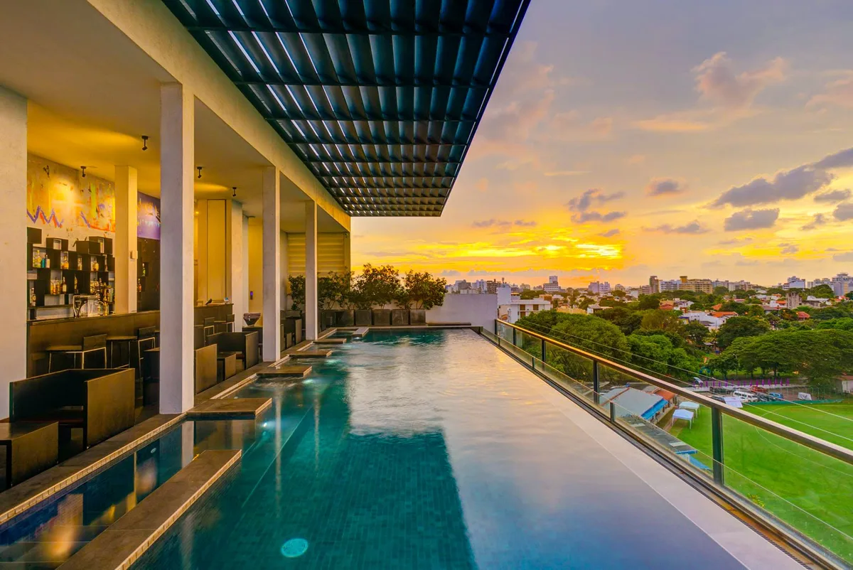 ME Colombo rooftop pool