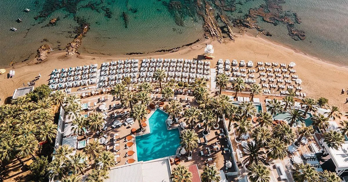 Cabana Mare Beach Club pool day pass