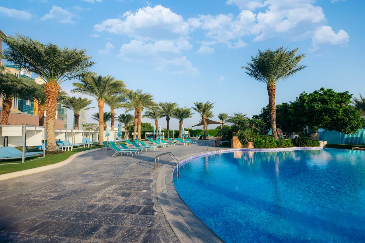 Hilton Doha pool