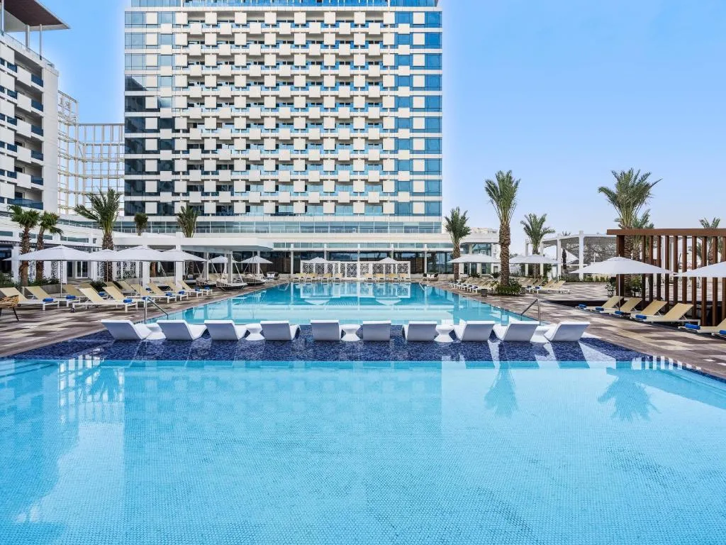 Rixos Gulf Doha pool