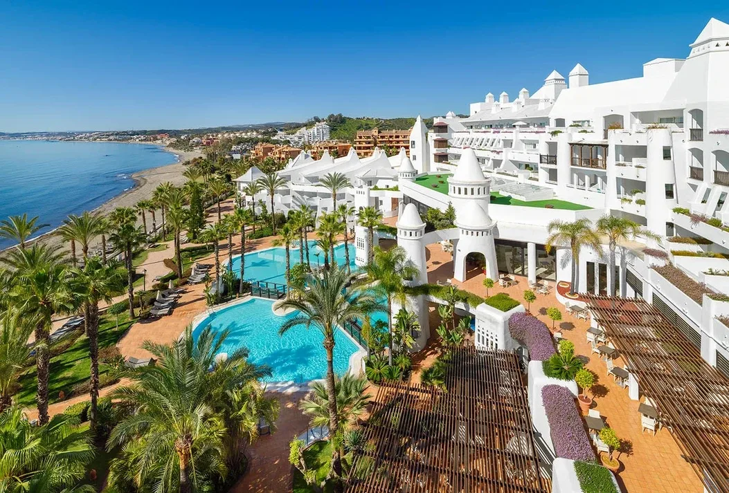 H10 Estepona Palace pool