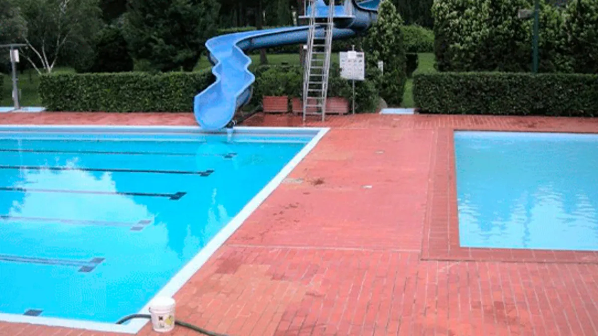 Piscina Delta Florence pool