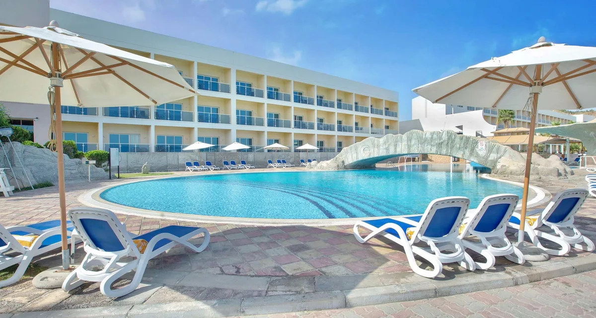Radisson Blu Resort, Fujairah pool