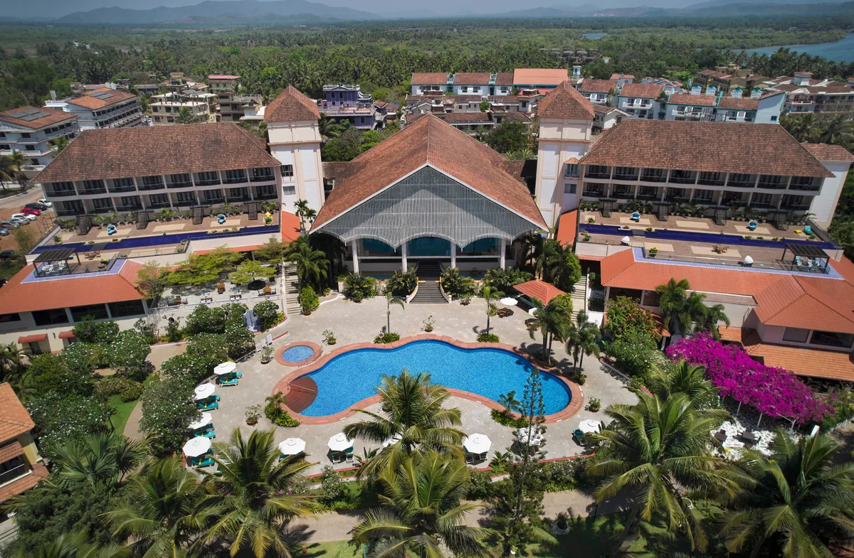 Radisson Blu Resort Goa, Cavelossim Beach pool