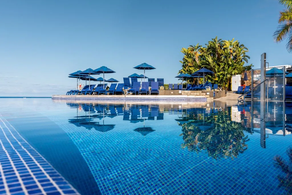 Marina Suites pool
