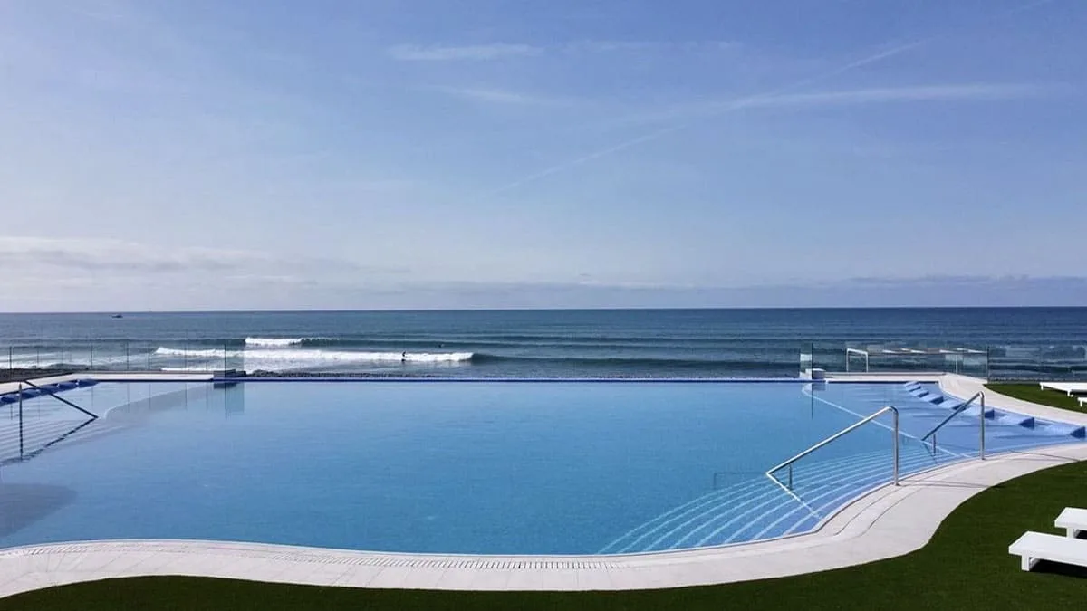 Perchel Beach Club pool