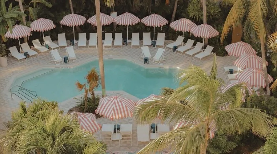Hampton by Hilton Grand Cayman Seven Mile Beach pool