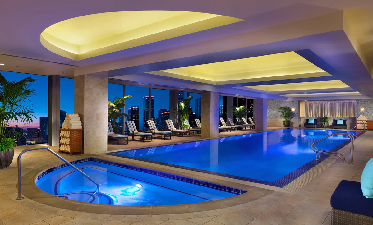 Hilton Americas-Houston pool