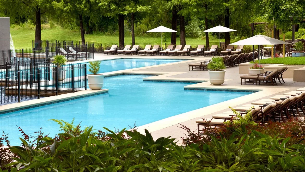 Omni Houston Hotel pool