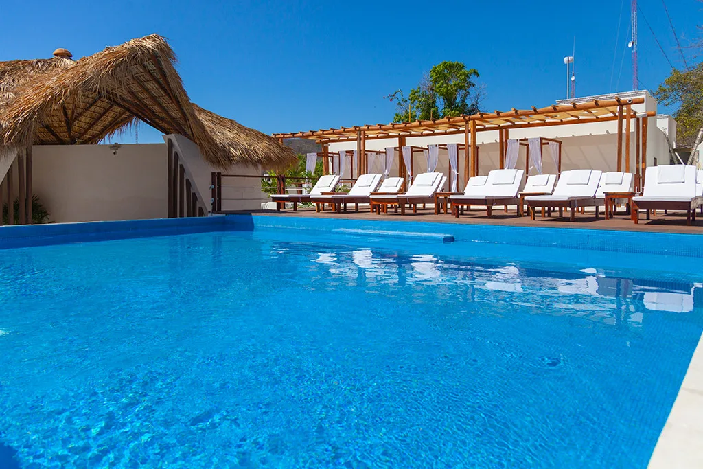 Hotel pool day pass in Huatulco