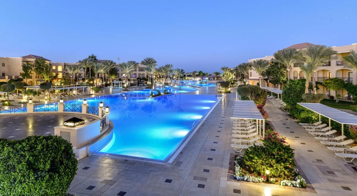Hotel pool day pass in Hurghada