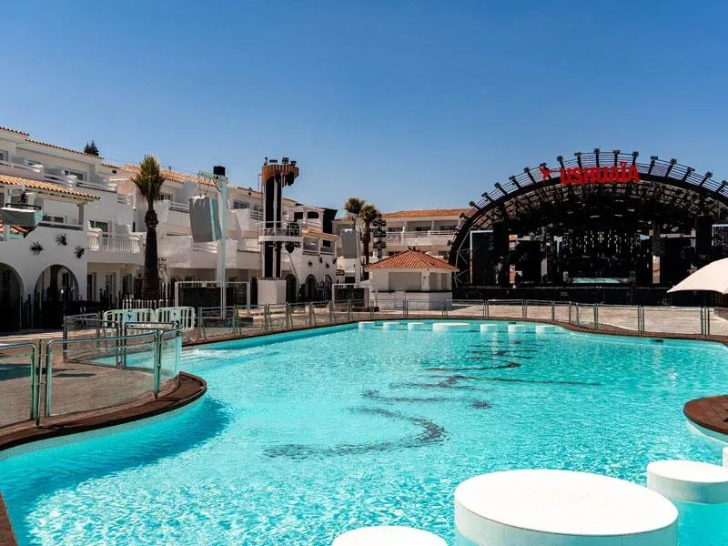 Ushuaïa Ibiza Beach Hotel pool