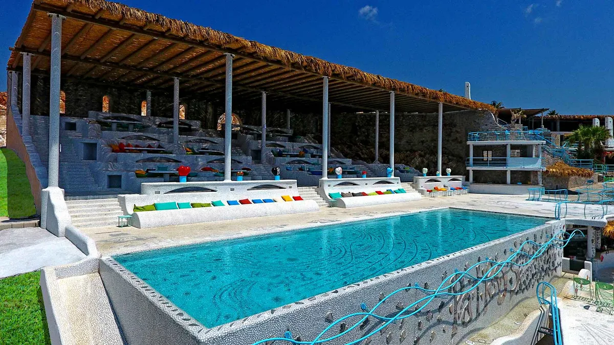 Pathos Lounge pool