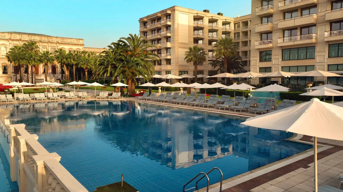 Çırağan Palace Kempinski pool day pass