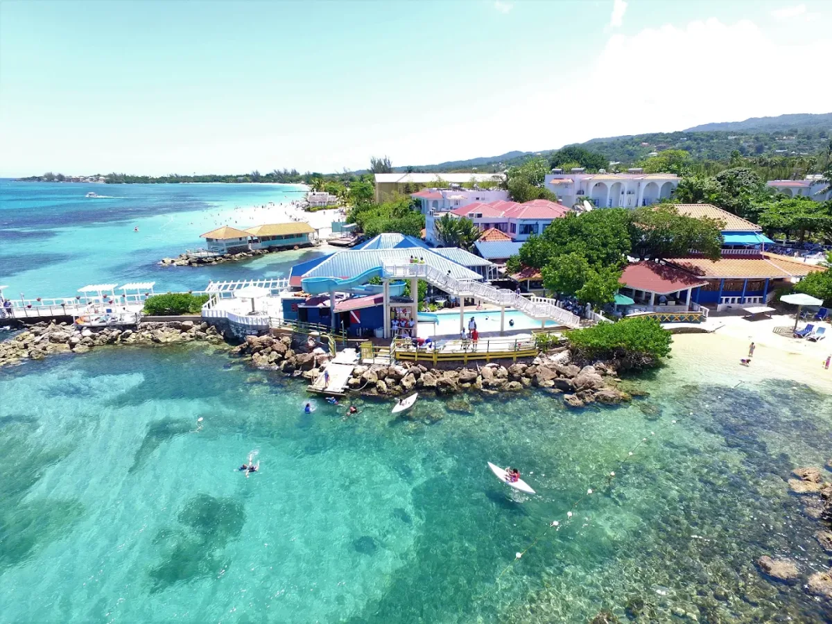 Franklyn D. Resort pool