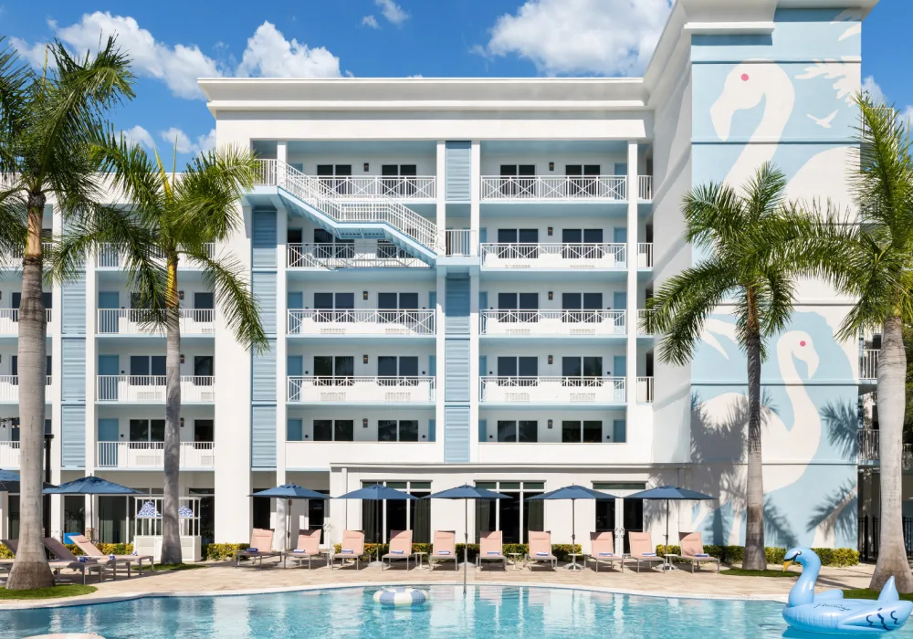 Blue Flamingo Resort Key West pool