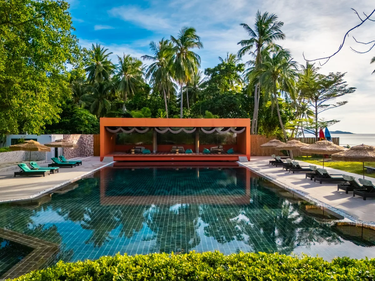 Koa Dining at Tolani Resort pool