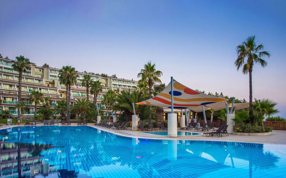 Pine Bay Holiday Resort pool