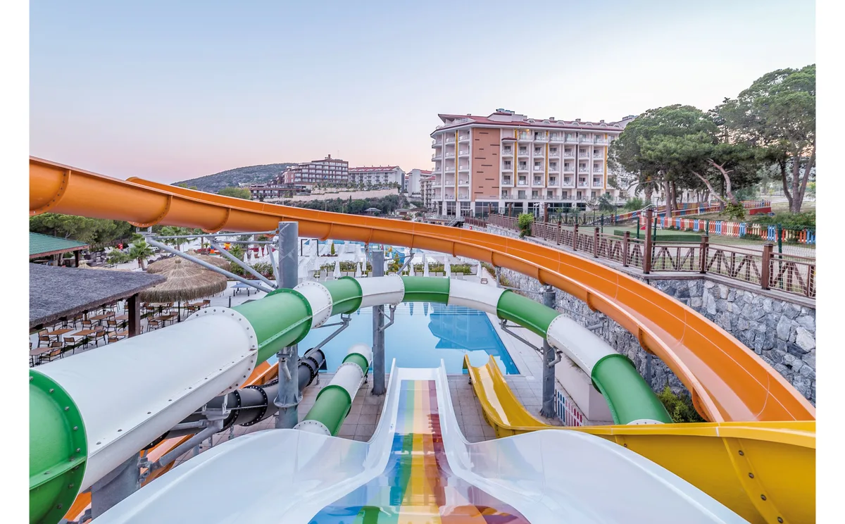 Ramada Resort by Wyndham Kusadasi pool