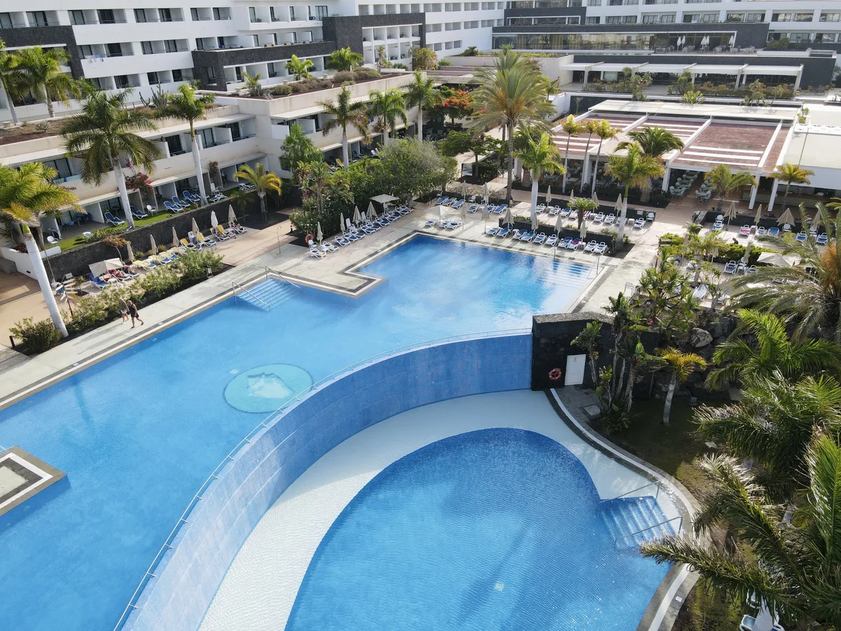 Hotel Costa Calero pool