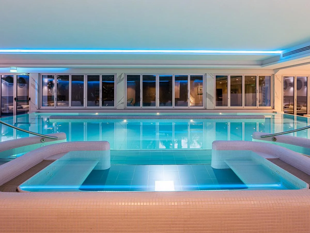 Crowne Plaza Limassol pool